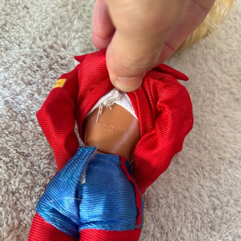 Vintage 1994 Mattel Baywatch Barbie Doll Lifeguard Red Jacket Whistle 13199 - Picture 6 of 8
